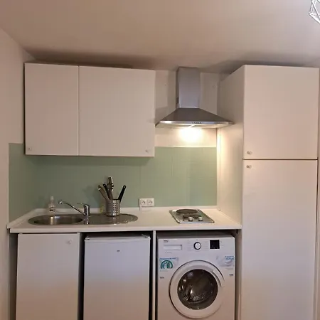 2 Pieces Petit Apartment *
