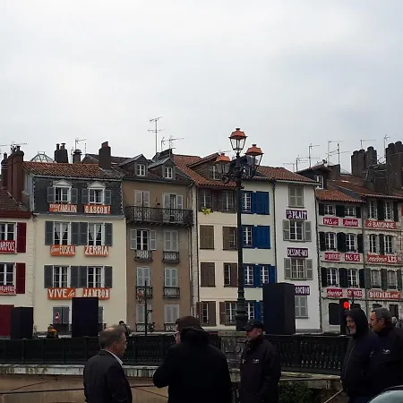 2 Pieces Petit Bayonne