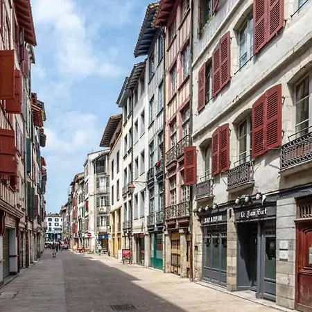 2 Pieces Petit Lägenhet *