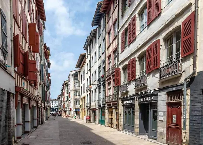 2 Pieces Petit Διαμέρισμα *