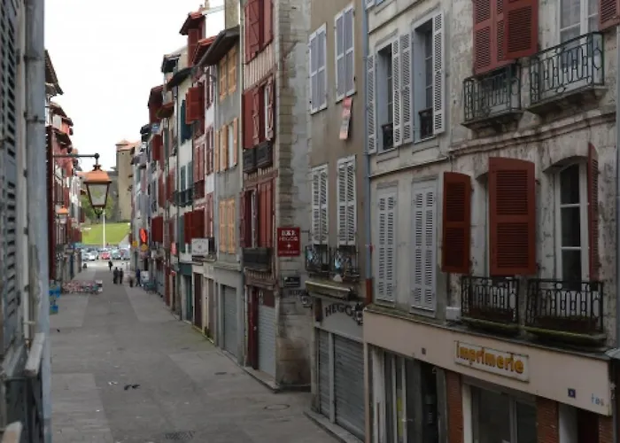 2 Pieces Petit Διαμέρισμα Μπαγιόν